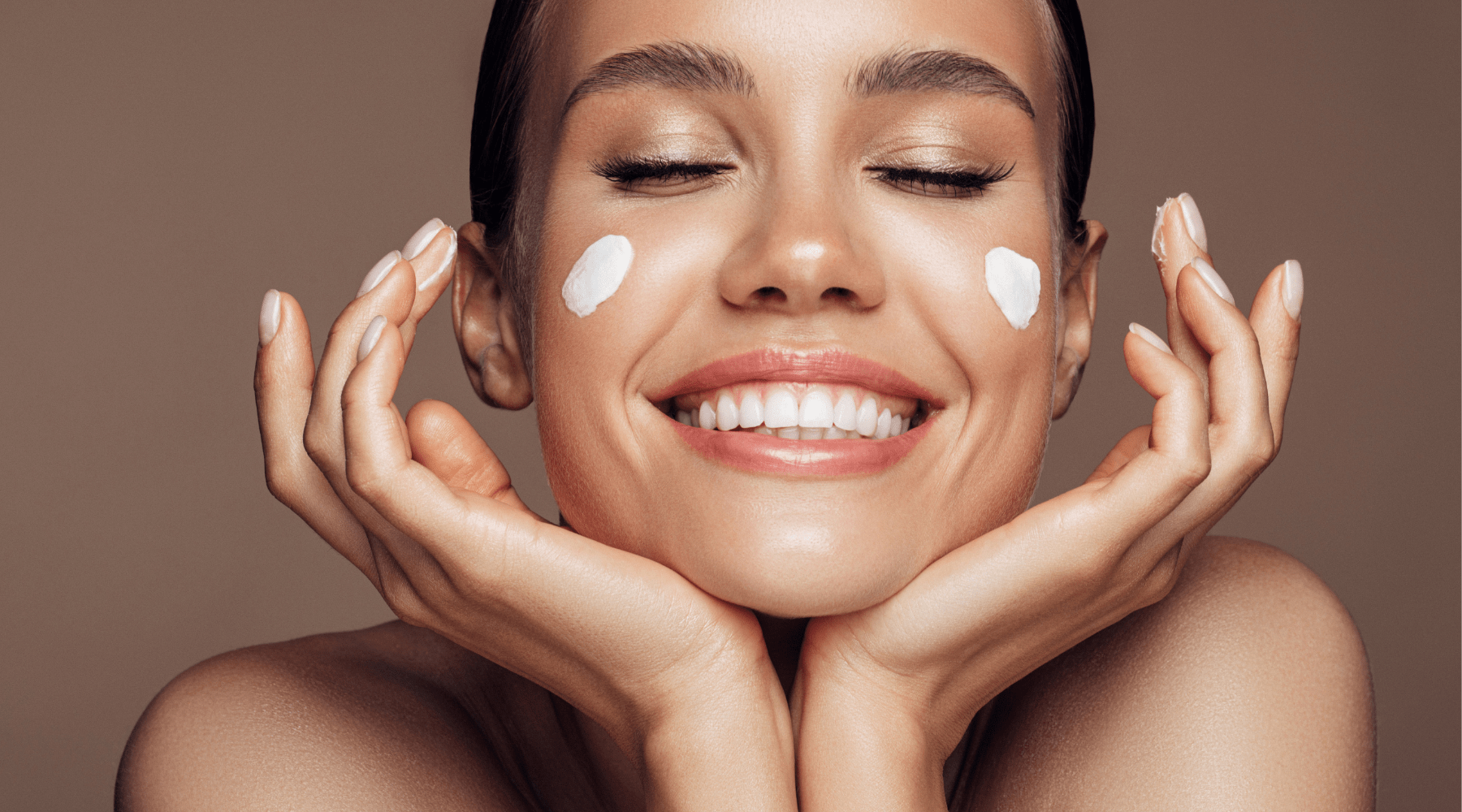 Appliquer une crème de jour et une crème de nuit : Le secret d'une peau radieuse ! - Boutique Esthétique Martine Grenier